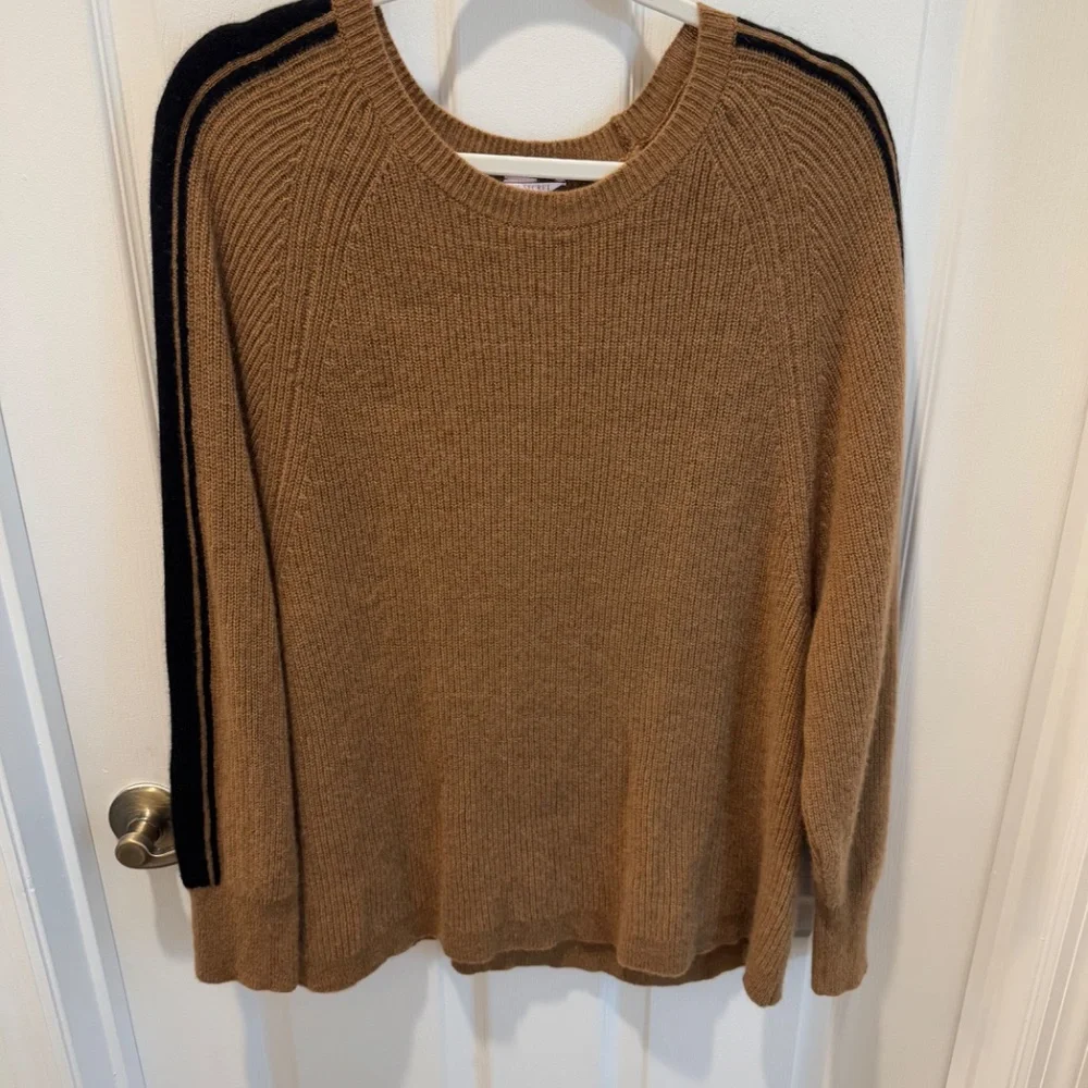 Victoria Secrets Sweater and Short Set, Brown and Black, XL, 100% Cashmere! - Picture 2 of 11